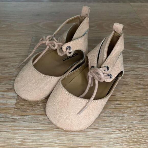 Old Navy 12-18 Months Lace Up Light Pink Baby Girl Sandals - Picture 3 of 10